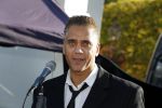 Rijswijk 1 oktober 2015
Erica Terpstra bij opening van haar kapper zijn kapsalon. Franklin Brown staat te zingen.