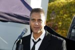 Rijswijk 1 oktober 2015
Erica Terpstra bij opening van haar kapper zijn kapsalon. Franklin Brown staat te zingen.