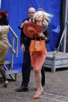 Den Haag 15 september 2015
Prinsjesdag 2015 met Koning Willem Alexander Koningin Maxima prins Constantijn en Prinses Laurentien. Dit jaar wordt de gouden koets voorlopig voor het laatst gebruikt. De hoed van de vrouw van Fred Teeven waait weg