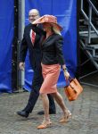 Den Haag 15 september 2015
Prinsjesdag 2015 met Koning Willem Alexander Koningin Maxima prins Constantijn en Prinses Laurentien. Dit jaar wordt de gouden koets voorlopig voor het laatst gebruikt. De hoed van de vrouw van Fred Teeven waait weg