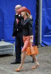 Den Haag 15 september 2015
Prinsjesdag 2015 met Koning Willem Alexander Koningin Maxima prins Constantijn en Prinses Laurentien. Dit jaar wordt de gouden koets voorlopig voor het laatst gebruikt. De hoed van de vrouw van Fred Teeven waait weg