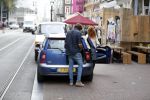 Amsterdam 6 oktober 2015 
Katja Schuurman brnegt haar vriend Freek v Noordwijk van zijn ene restaurant naar zijn andere restaurant ion Amsterdam