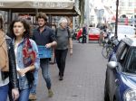 Amsterdam 6 oktober 2015 
Katja Schuurman brnegt haar vriend Freek v Noordwijk van zijn ene restaurant naar zijn andere restaurant ion Amsterdam