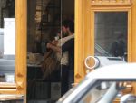 Amsterdam 6 oktober 2015 
Katja Schuurman brnegt haar vriend Freek v Noordwijk van zijn ene restaurant naar zijn andere restaurant ion Amsterdam
