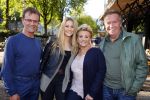 Amsterdam 30 september 2015 
Hanny en Ton Veerkamp met zoon en kleindochter bij boekpresentatie Joop v Tellingen