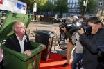 Amsterdam 30 september 2015
Boekpresenatie Joop van Tellingen in Players. Aanwezig Dennis Ria Nathalie en Fender v Tellingen alsmede rest van de familie. Harry Slinger met vrouw
