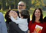 Baarn 4 oktober 2015
Presentatie boek Belinda Meuldijk in kasteel Groeneveld.
Aanwezig Thierry Duval Rob de Nijs Henriette de Nijs Julis Joshi en Robert.
Willeke Alberti krijgt het eerste boek.