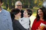 Baarn 4 oktober 2015
Presentatie boek Belinda Meuldijk in kasteel Groeneveld.
Aanwezig Thierry Duval Rob de Nijs Henriette de Nijs Julis Joshi en Robert.
Willeke Alberti krijgt het eerste boek.