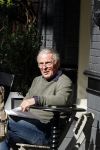 Amsterdam 29 september 2015
Huub Stapel neemt in het zonnetje het script van de nieuwe politieserie Flikken Rotterdam door.