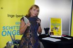 Amsterdam 5 oktober 2015
Presentatie boek inge Ipenburg bij het double Tree hotel.
Jan Kooijman ontvangt het eerste boek.