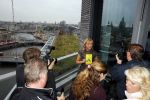 Amsterdam 5 oktober 2015
Presentatie boek inge Ipenburg bij het double Tree hotel.
Jan Kooijman ontvangt het eerste boek.