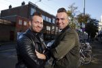 Den Haag 1 oktober 2015
Jake Hampel met zijn vrouw Lydia en hun 2 zoons bij een tatoo shop in Den Haag.