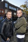 Den Haag 1 oktober 2015
Jake Hampel met zijn vrouw Lydia en hun 2 zoons bij een tatoo shop in Den Haag.
