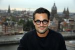 Amsterdam 5 oktober 2015
Presentatie boek inge Ipenburg bij het double Tree hotel.
Jan Kooijman ontvangt het eerste boek.