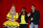 Hilversum 27 september 2015
Premiere twee kleine kleutertjes met Monique Smit naar verhaal van Jan Smit. Ze krijgen uit handen van edsilia Rombley dubbel platina.