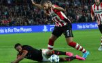 Eindhoven, 15 September 2015
CL 2015/2016
Eerste wedstrijd PSV-Manchester United, eindstand 2-1
Jeffrey Bruma in duel met Anthony Martial