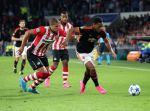 Eindhoven, 15 September 2015
CL 2015/2016
Eerste wedstrijd PSV-Manchester United, eindstand 2-1
Jeffrey Bruma in duel met Anthony Martial