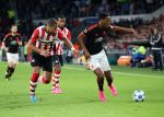Eindhoven, 15 September 2015
CL 2015/2016
Eerste wedstrijd PSV-Manchester United, eindstand 2-1
Jeffrey Bruma in duel met Anthony Martial