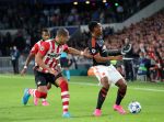 Eindhoven, 15 September 2015
CL 2015/2016
Eerste wedstrijd PSV-Manchester United, eindstand 2-1
Jeffrey Bruma in duel met Anthony Martial