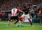 Eindhoven, 15 September 2015
CL 2015/2016
Eerste wedstrijd PSV-Manchester United, eindstand 2-1
Jeffrey Bruma in duel met Anthony Martial