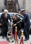 Den Haag 15 september 2015
Prinsjesdag 2015 met Koning Willem Alexander Koningin Maxima prins Constantijn en Prinses Laurentien. Dit jaar wordt de gouden koets voorlopig voor het laatst gebruikt.
Jetta Klijnsma achter de rollater