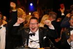 Amsterdam 15 oktober 2015
Uitreiking van de 50e televizierring in carre. Johnny de Mol wint de tv ster en de ring voor Syndroom en Linda de Mol krijgt Oevre prijs.