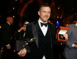 Amsterdam 15 oktober 2015
Uitreiking van de 50e televizierring in carre. Johnny de Mol wint de tv ster en de ring voor Syndroom en Linda de Mol krijgt Oevre prijs.