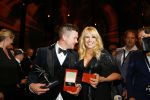 Amsterdam 15 oktober 2015
Uitreiking van de 50e televizierring in carre. Johnny de Mol wint de tv ster en de ring voor Syndroom en Linda de Mol krijgt Oevre prijs.