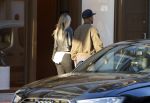 Amsterdam 12 oktober 2015
Jonothan de Guzman met zijn vriendin Sarah Nasser in zijn mercedes sportwagen .