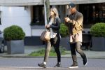 Amsterdam 12 oktober 2015
Jonothan de Guzman met zijn vriendin Sarah Nasser in zijn mercedes sportwagen .
