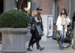 Amsterdam 12 oktober 2015
Jonothan de Guzman met zijn vriendin Sarah Nasser in zijn mercedes sportwagen .