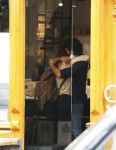 Amsterdam 6 oktober 2015 
Katja Schuurman brnegt haar vriend Freek v Noordwijk van zijn ene restaurant naar zijn andere restaurant ion Amsterdam