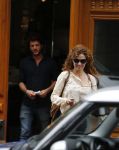 Amsterdam 6 oktober 2015 
Katja Schuurman brnegt haar vriend Freek v Noordwijk van zijn ene restaurant naar zijn andere restaurant ion Amsterdam