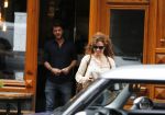 Amsterdam 6 oktober 2015 
Katja Schuurman brnegt haar vriend Freek v Noordwijk van zijn ene restaurant naar zijn andere restaurant ion Amsterdam