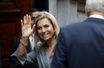 Amsterdam 6 oktober 2015
Koningin Maxima bij symposium platform wijzer in geldzaken in het Tobacco theater, 
Eberhard v d Laan ontvangt haar.