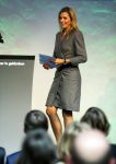 Amsterdam 6 oktober 2015
Koningin Maxima bij symposium platform wijzer in geldzaken in het Tobacco theater, 
Eberhard v d Laan ontvangt haar.