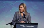 Amsterdam 6 oktober 2015
Koningin Maxima bij symposium platform wijzer in geldzaken in het Tobacco theater, 
Eberhard v d Laan ontvangt haar.