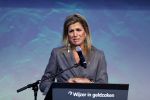 Amsterdam 6 oktober 2015
Koningin Maxima bij symposium platform wijzer in geldzaken in het Tobacco theater, 
Eberhard v d Laan ontvangt haar.