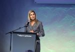 Amsterdam 6 oktober 2015
Koningin Maxima bij symposium platform wijzer in geldzaken in het Tobacco theater, 
Eberhard v d Laan ontvangt haar.