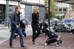 Amsterdam 19 september 2015  
Lieke v Lexmond met Bas v Veggel en hun zoon op de pc hooftstraat