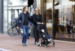 Amsterdam 19 september 2015  
Lieke v Lexmond met Bas v Veggel en hun zoon op de pc hooftstraat