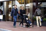 Amsterdam 19 september 2015  
Lieke v Lexmond met Bas v Veggel en hun zoon op de pc hooftstraat