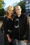 Amsterdam 30 september 2015 
Manon Thomas met vriend bij boekpresentatie Joop v Tellingen