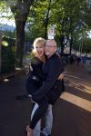 Amsterdam 30 september 2015 
Manon Thomas met vriend bij boekpresentatie Joop v Tellingen