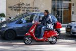 Amsterdam 2 oktober 2015
Martijn Krabbe op zijn vespa scooter