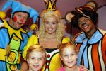 Hilversum 27 september 2015
Premiere twee kleine kleutertjes met Monique Smit naar verhaal van Jan Smit. Ze krijgen uit handen van edsilia Rombley dubbel platina.