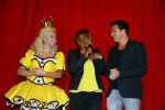 Hilversum 27 september 2015
Premiere twee kleine kleutertjes met Monique Smit naar verhaal van Jan Smit. Ze krijgen uit handen van edsilia Rombley dubbel platina.