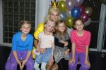 Hilversum 27 september 2015
Premiere twee kleine kleutertjes met Monique Smit naar verhaal van Jan Smit. Ze krijgen uit handen van edsilia Rombley dubbel platina.