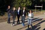 Haarzuilens 27 september 2015
Aktie om bomen te planten gepresenteerd door Beau v Erven Dorens en Angela Groothuizen.
oa Evelyn Struik Trijntje OOsterhuis Nick & Simon Marjan Berk Tineke Schouten Ruud Feltkamp en inge Ipenburg werken mee. Nick Schilder met Aloys Buijs