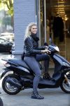 Amsterdam 12 oktober 2015
Nicolette v Dam op scooter